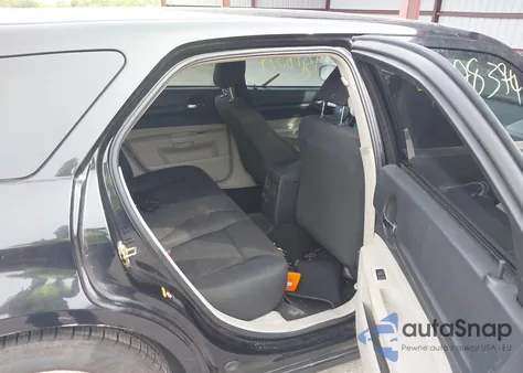 2005 Dodge Magnum Se z USA, uszkodzony, nr VIN 2D8FV48TX5H570304